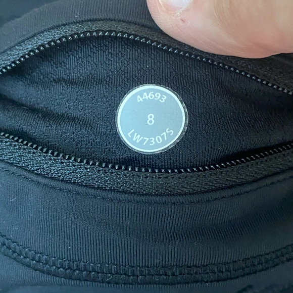 Lululemon Women’s Groovy Run Shorts - Picture 9 of 13